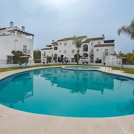 Apartment Lovely Benavista Walk To Rdr361 Estepona